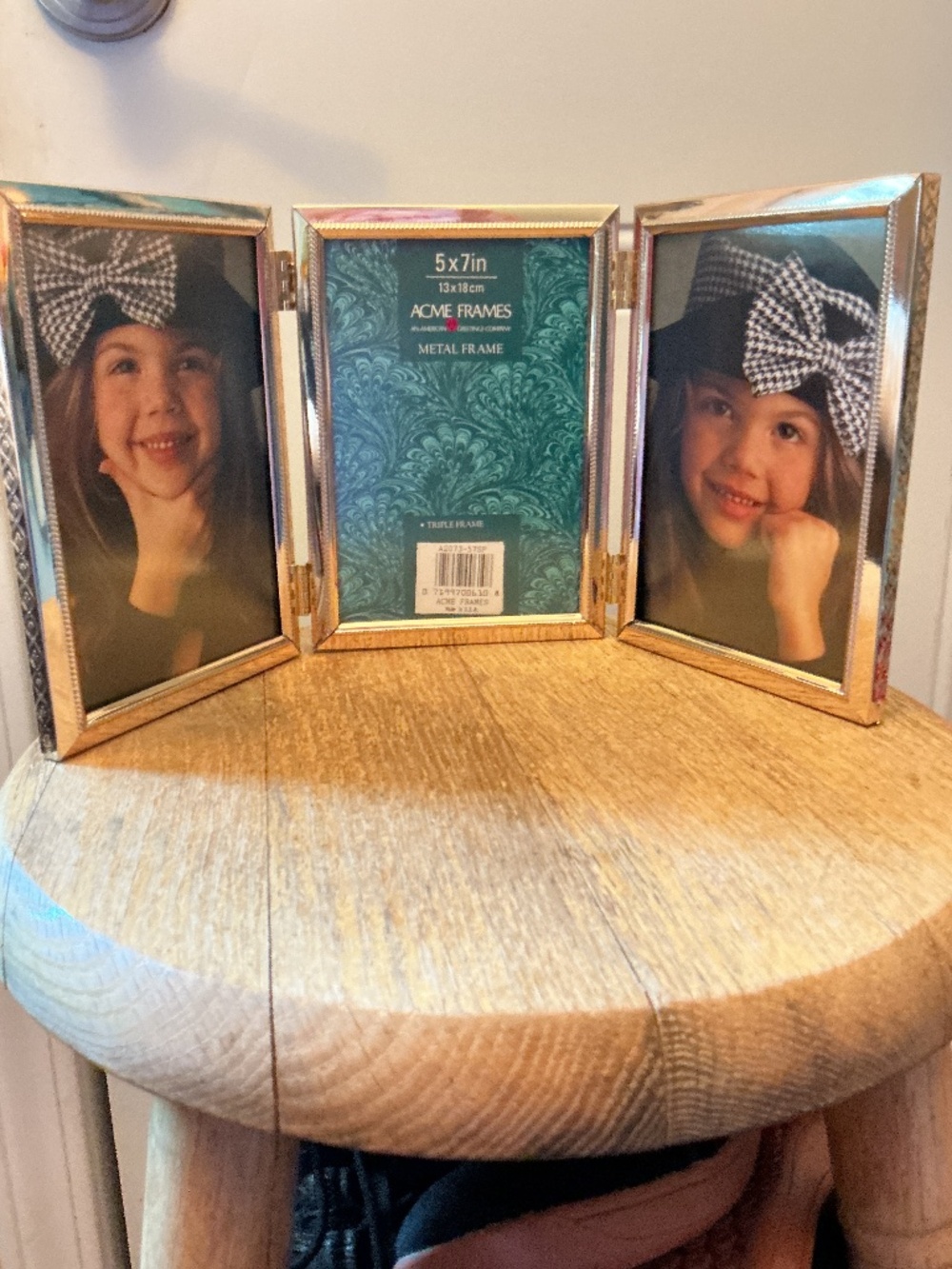 Vintage Goldtone (5x7) Trifold Hinged Metal Picture Photo Frame Tabletop